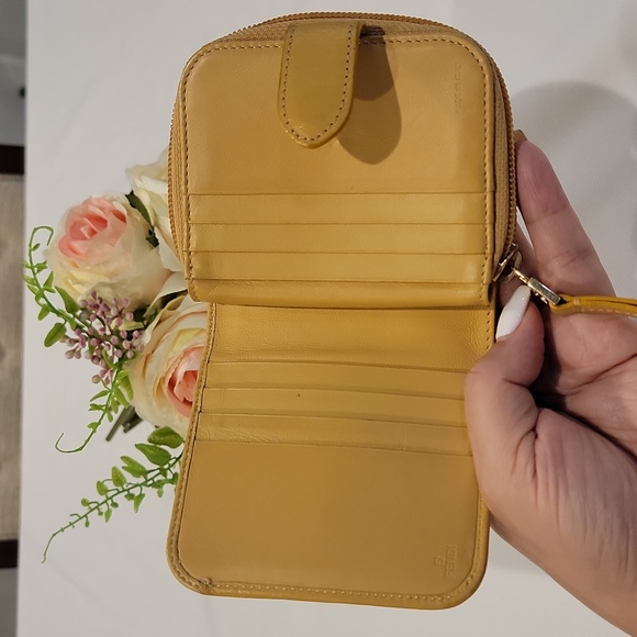 Authentic Fendi small compact wallet - Picture 7 of 12